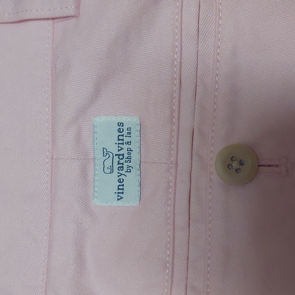 Vineyard Vines pink shorts - Picture 3 of 3